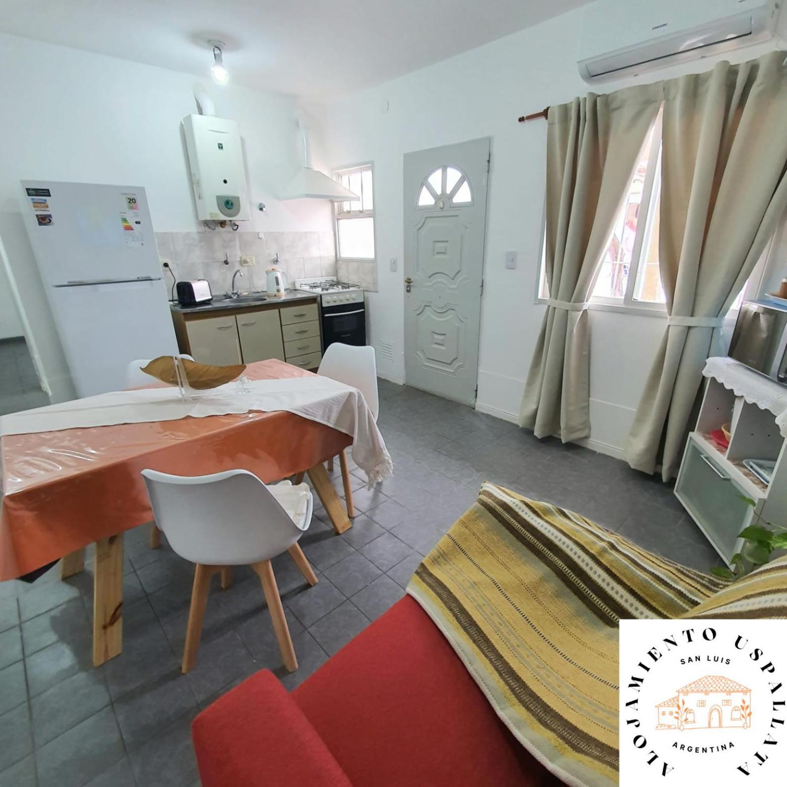 Departamento Con Patio Y Cochera *